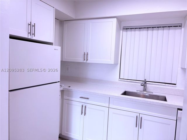 7410 SW 82nd St K210, Miami, FL 33143