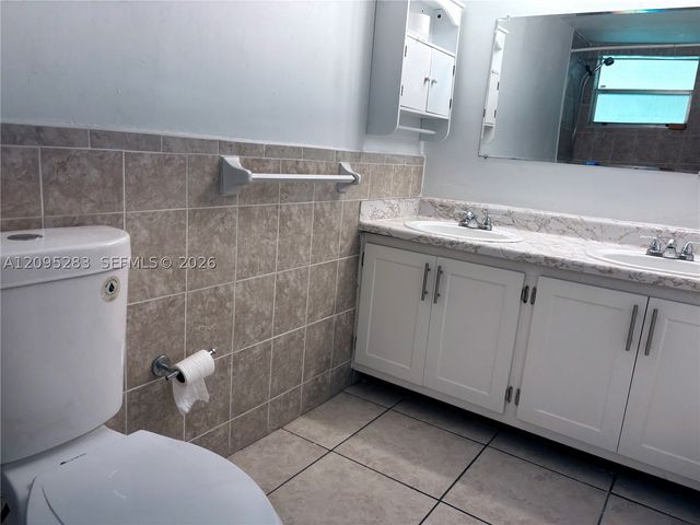 7410 SW 82nd St K210, Miami, FL 33143