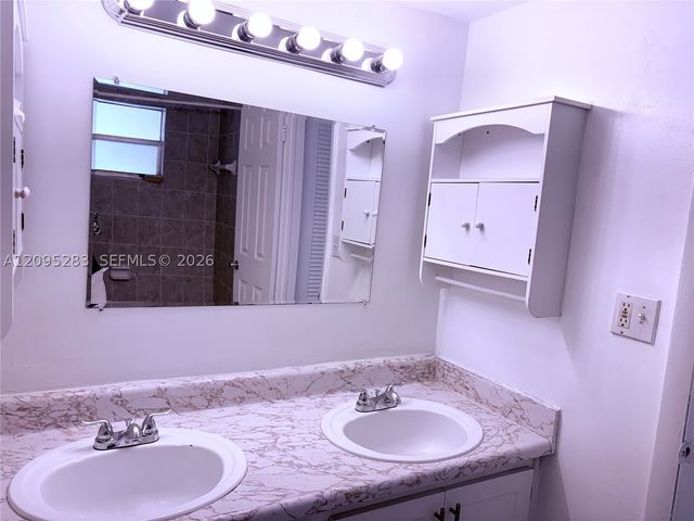7410 SW 82nd St K210, Miami, FL 33143