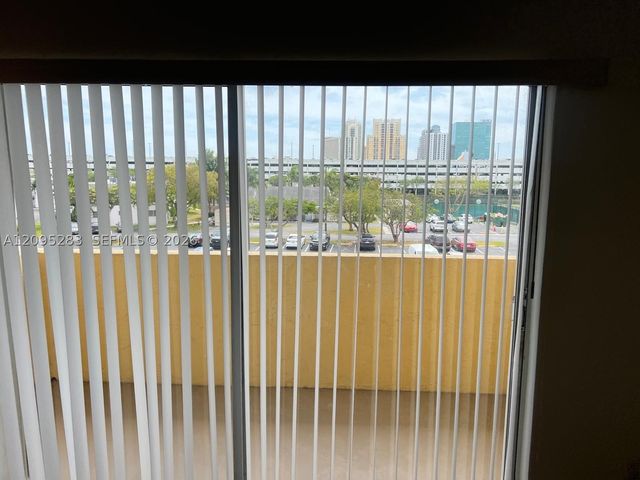 7410 SW 82nd St K210, Miami, FL 33143