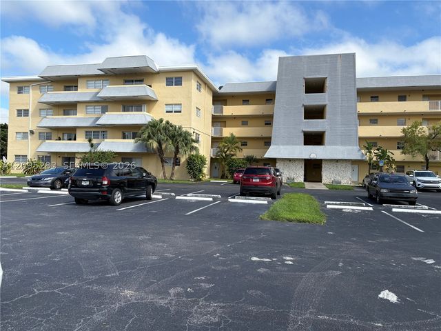 7410 SW 82nd St K210, Miami, FL 33143