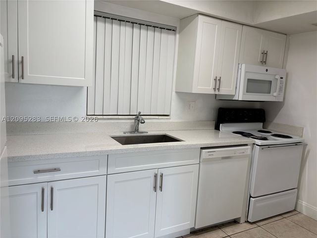 7410 SW 82nd St K210, Miami, FL 33143