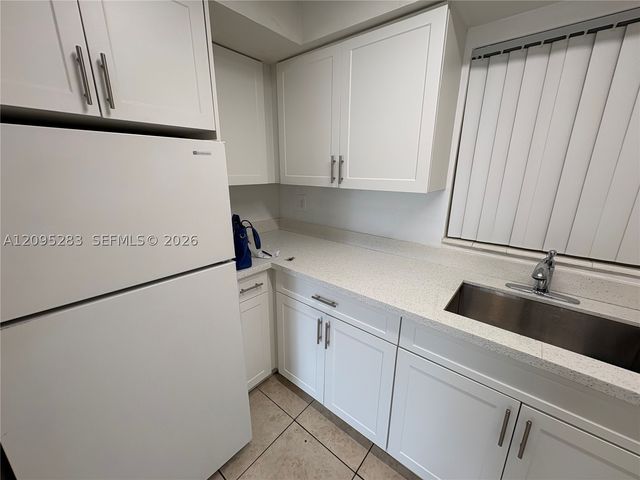 7410 SW 82nd St K210, Miami, FL 33143