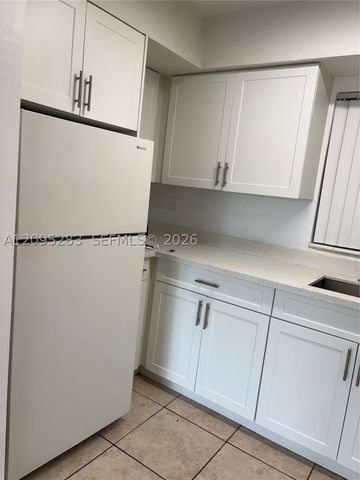 7410 SW 82nd St K210, Miami, FL 33143