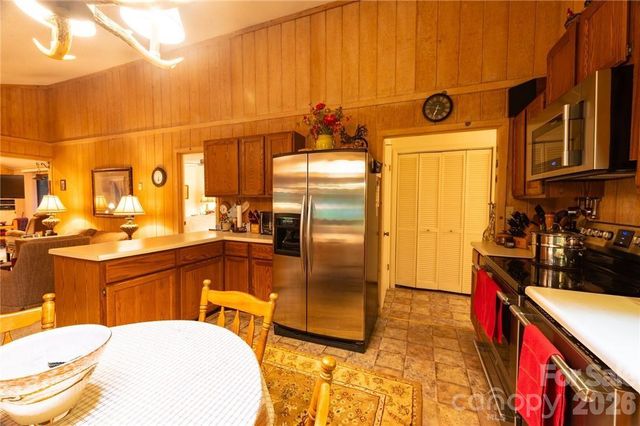 107 Grassy Gap Loop Road, Beech Mountain, NC 28604