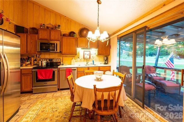 107 Grassy Gap Loop Road, Beech Mountain, NC 28604