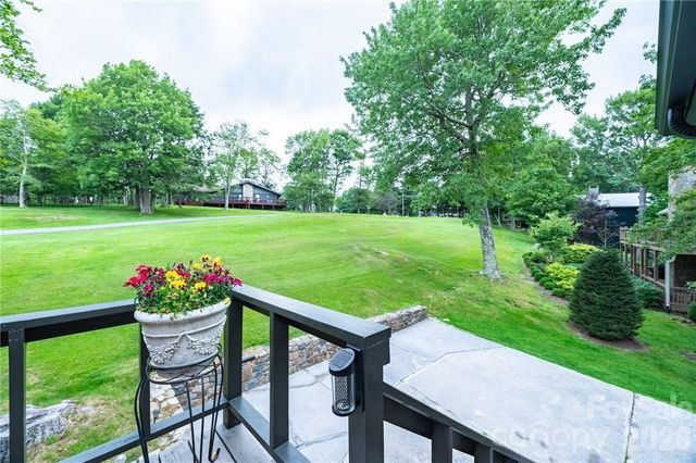 107 Grassy Gap Loop Road, Beech Mountain, NC 28604