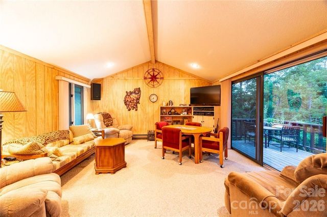 107 Grassy Gap Loop Road, Beech Mountain, NC 28604