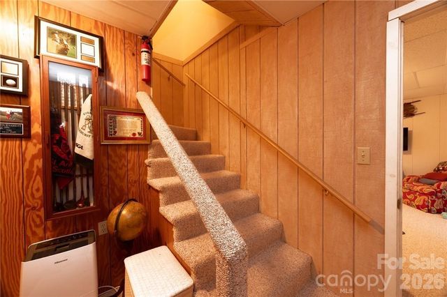 107 Grassy Gap Loop Road, Beech Mountain, NC 28604