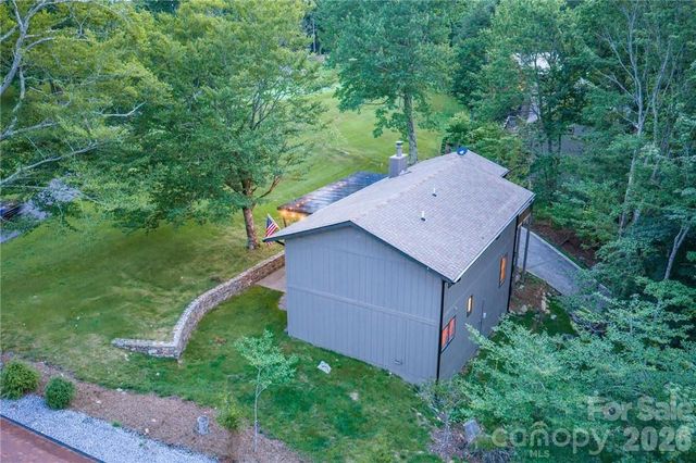 107 Grassy Gap Loop Road, Beech Mountain, NC 28604