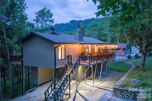 107 Grassy Gap Loop Road, Beech Mountain, NC 28604