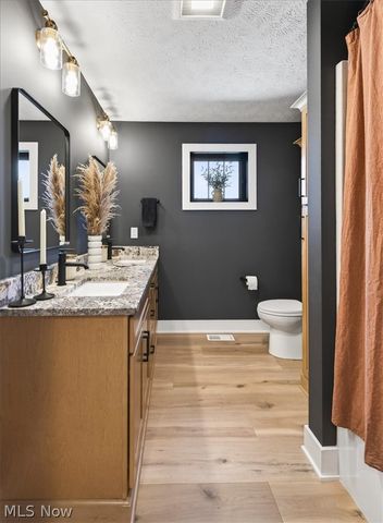 7882 Fox Hunter Lane, Painesville, OH 44077
