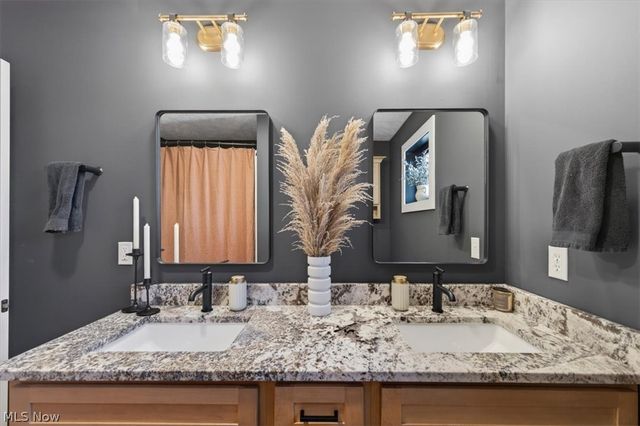 7882 Fox Hunter Lane, Painesville, OH 44077