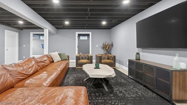 7882 Fox Hunter Lane, Painesville, OH 44077