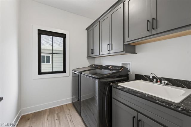 7882 Fox Hunter Lane, Painesville, OH 44077