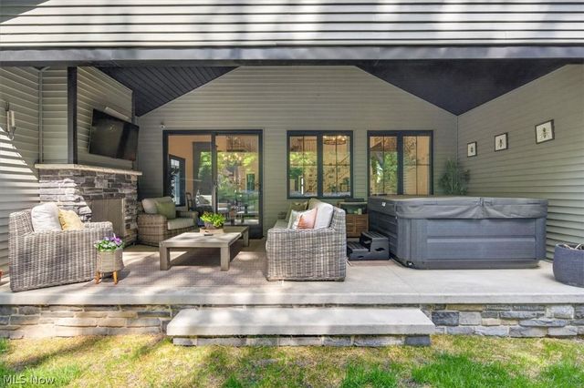 7882 Fox Hunter Lane, Painesville, OH 44077