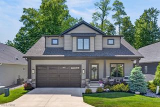 7882 Fox Hunter Lane, Painesville, OH 44077