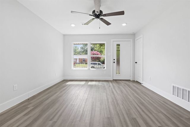 2211 San Pablo Drive, Dallas, TX 75227