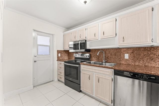 4500 N Federal Highway 344E, Lighthouse Point, FL 33064