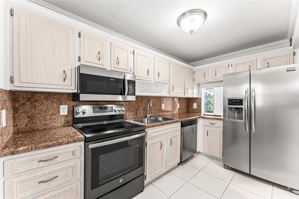 4500 N Federal Highway 344E, Lighthouse Point, FL 33064