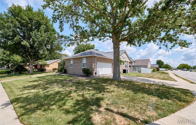902 Phillip Court, O'fallon, IL 62269