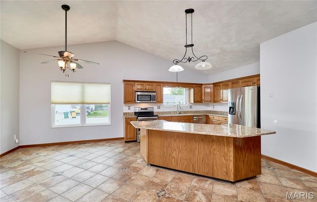 902 Phillip Court, O'fallon, IL 62269