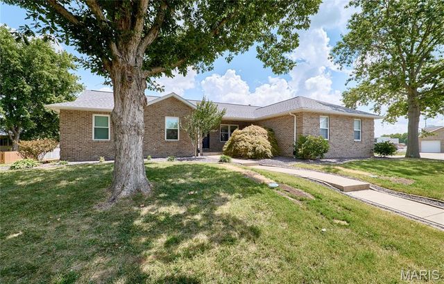902 Phillip Court, O'fallon, IL 62269