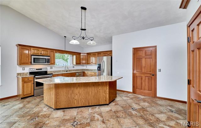 902 Phillip Court, O'fallon, IL 62269