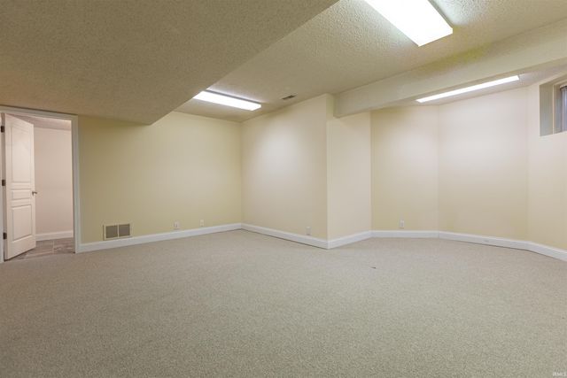 2605 S Trotters Run, Bloomington, IN 47401