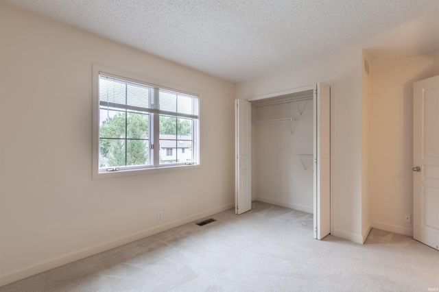 2605 S Trotters Run, Bloomington, IN 47401