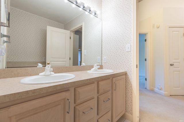 2605 S Trotters Run, Bloomington, IN 47401