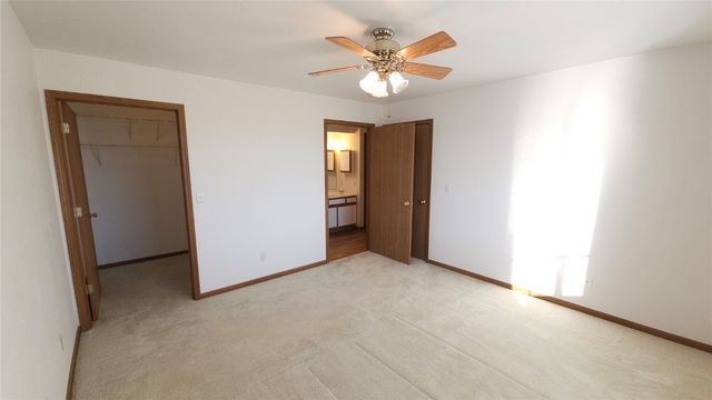 5525 Kacena Avenue 4, Marion, IA 52302