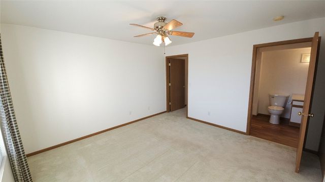 5525 Kacena Avenue 4, Marion, IA 52302