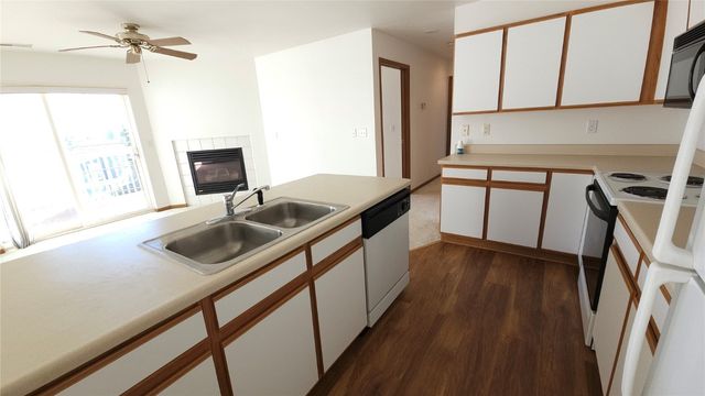 5525 Kacena Avenue 4, Marion, IA 52302