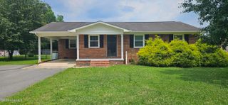 303 Dixie Circle, Clinton, NC 28328