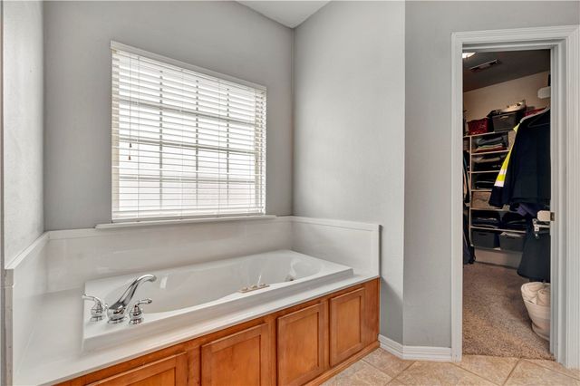 1990 Harris Drive, Fayetteville, AR 72701