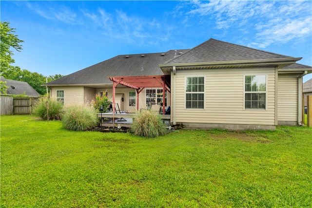 1990 Harris Drive, Fayetteville, AR 72701