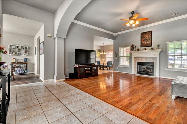1990 Harris Drive, Fayetteville, AR 72701