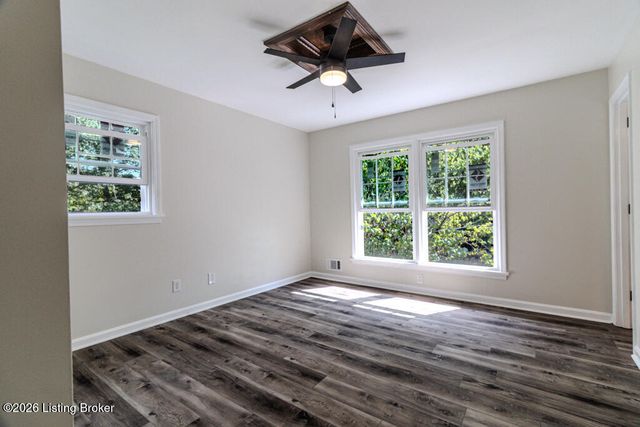10700 Back Run Rd, Louisville, KY 40299