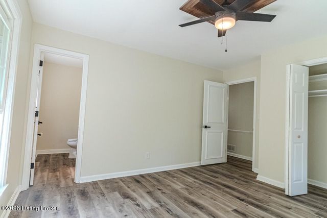 10700 Back Run Rd, Louisville, KY 40299