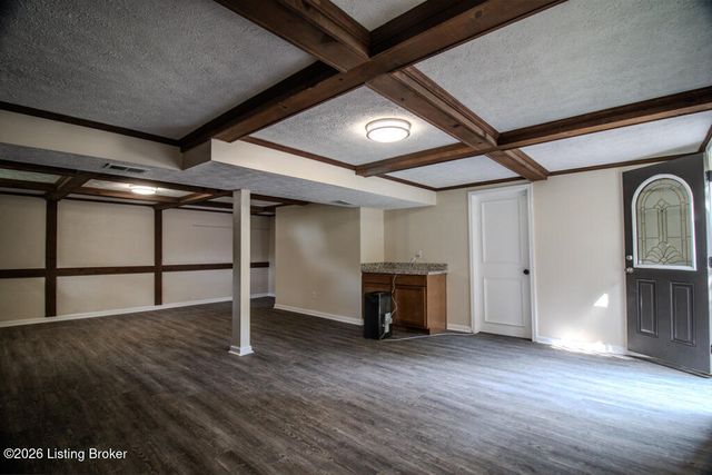 10700 Back Run Rd, Louisville, KY 40299