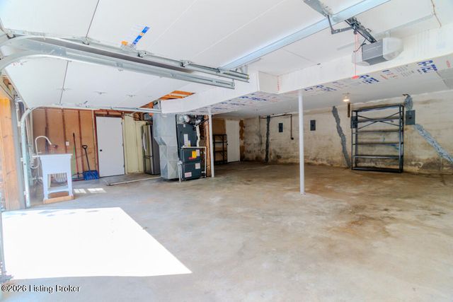 10700 Back Run Rd, Louisville, KY 40299