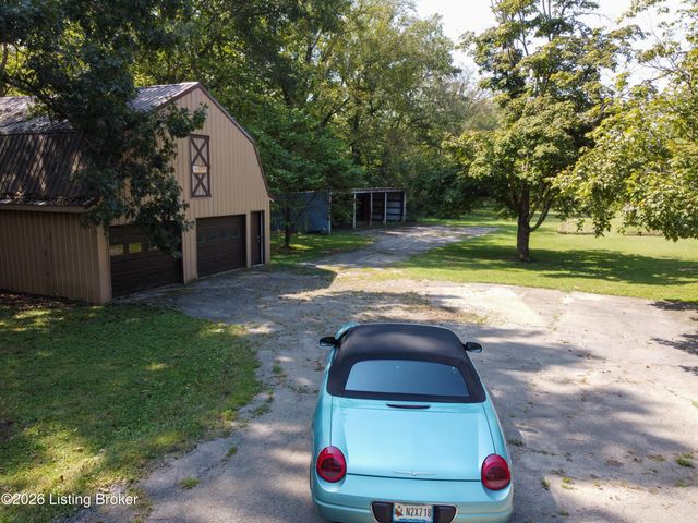 10700 Back Run Rd, Louisville, KY 40299