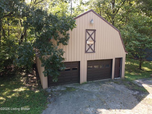 10700 Back Run Rd, Louisville, KY 40299