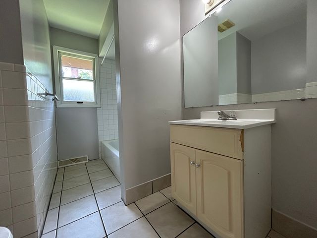 1103 Irving Avenue, Rockford, IL 61101