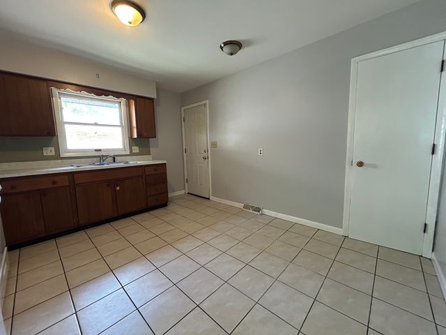 1103 Irving Avenue, Rockford, IL 61101