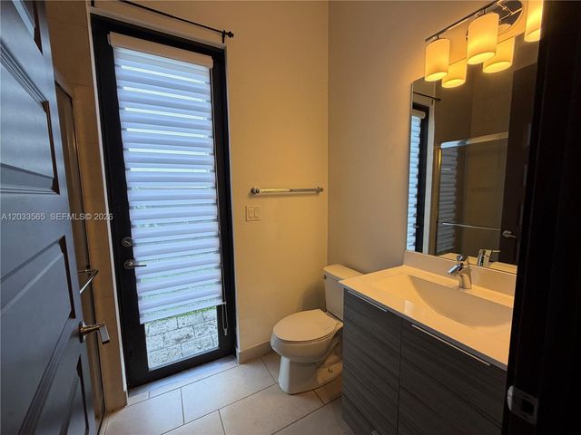 15976 SW 136th Terrace, Miami, FL 33196