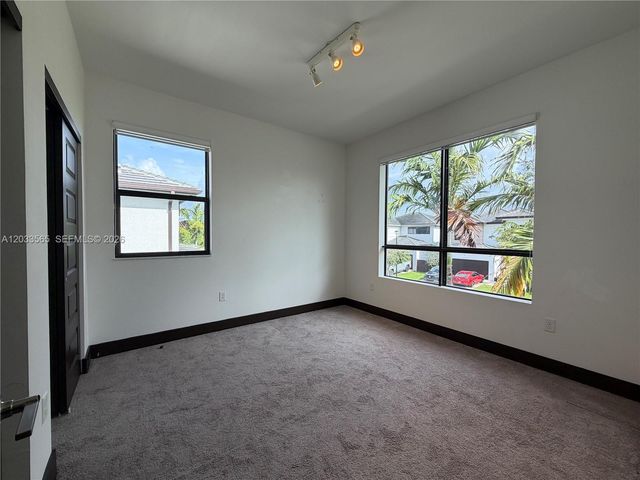 15976 SW 136th Terrace, Miami, FL 33196