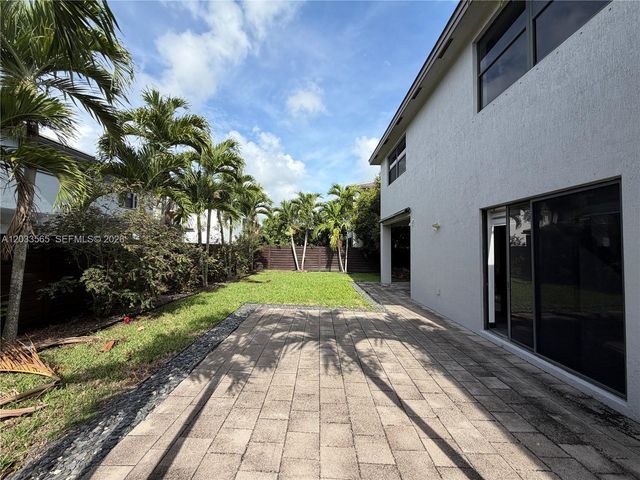 15976 SW 136th Terrace, Miami, FL 33196