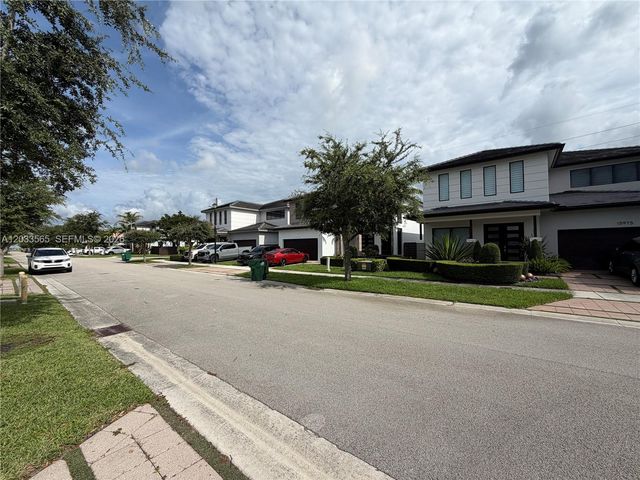 15976 SW 136th Terrace, Miami, FL 33196